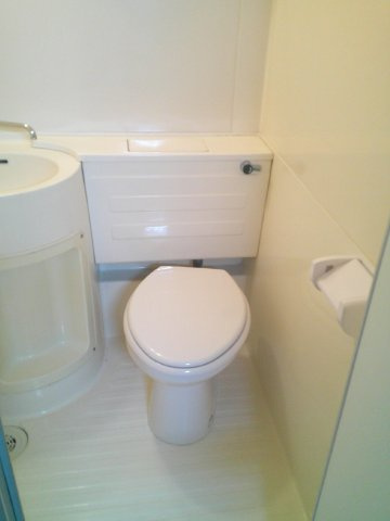 大阪市中央区十二軒町の賃貸マンションのトイレ