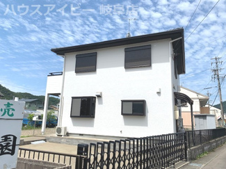 【外観】 | 岐阜市日野南　リフォーム済み中古住宅　敷地広々91坪！お車スペース3台可能　南側にお庭スペースあり