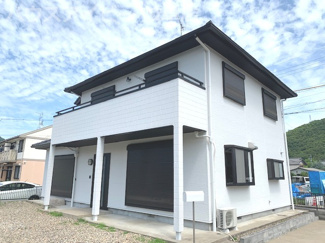 【外観】 | 岐阜市日野南　リフォーム済み中古住宅　敷地広々91坪！お車スペース3台可能　南側にお庭スペースあり