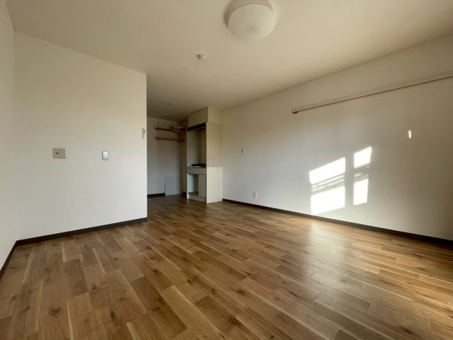 【居間・リビング】 | Four Season | ※同建物同型別のお部屋