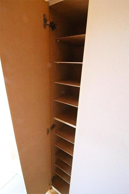 リヴュール・ベルテの玄関