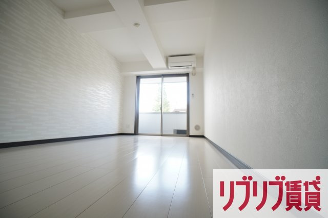 フォルセーヌ本千葉の居間・リビング