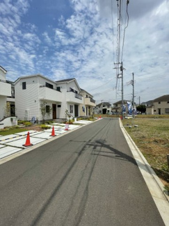 【前面道路含む現地写真】 | 前面道路含む現地写真です