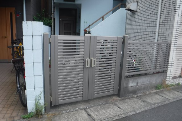 メゾン元住吉のエントランス