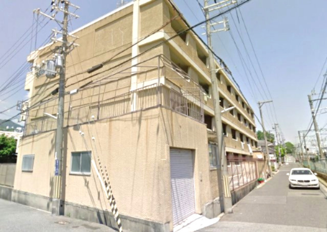 西松本マンションの外観