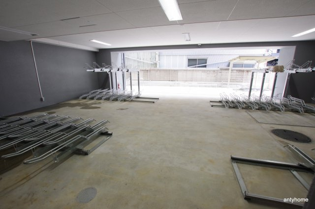 エスグランデ難波サウス　仲介手数料無料の駐車場