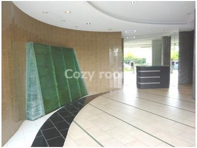 【ロビー】 | セレニテ新大阪弐番館 | ゆとりのあるロビーです