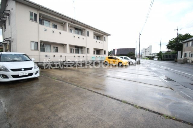 カーサビアンカの駐車場