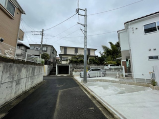 【前面道路含む現地写真】
