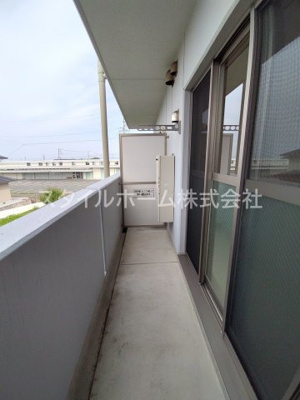 【バルコニー】 | ライフパークユニゾン | 暖かな日差しのふりそそぐバルコニー