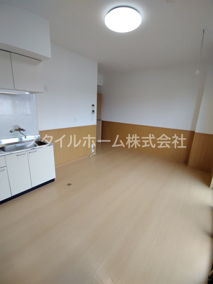 【居間・リビング】 | ライフパークユニゾン | ゆったりとした居間です