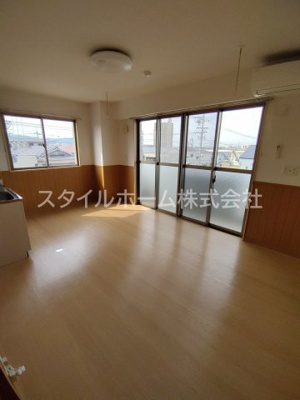 【居間・リビング】 | ライフパークユニゾン | ゆったり過ごせるリビングです