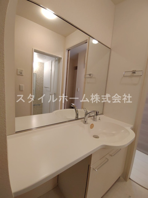 【洗面所】 | ラフィネ | 忙しい朝には欠かせない洗面所です