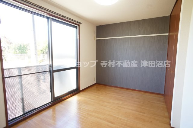 エクレールの洋室