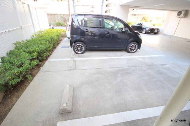 クリスタルブライト天満橋リバーサイド　仲介手数料無料の駐車場