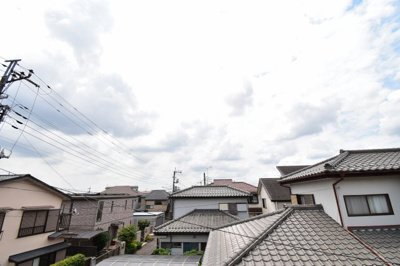 【展望】 | 武蔵村山市大南第18 | 景色を遮るものがないと、陽の光を長い時間浴びられます。空気も澄んでいるように感じますね。