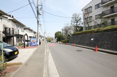 【周辺】 | カサベルデ横浜Ｂ | カサベルデ横浜B　　　ファミリー中心の住宅街です。