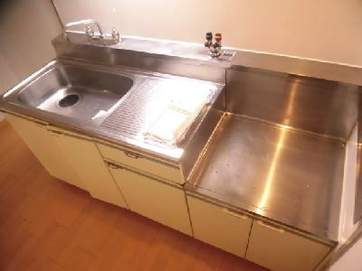 第一パールハイツ上杉のキッチン|ガス２口コンロ設置可