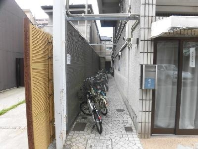 第一パールハイツ上杉のエントランス