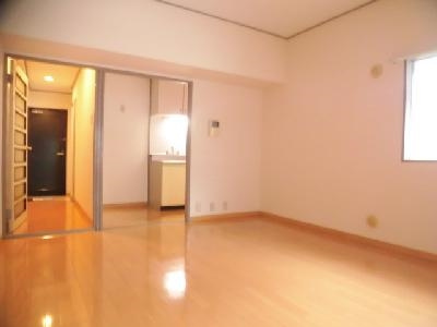 第一パールハイツ上杉の居間・リビング