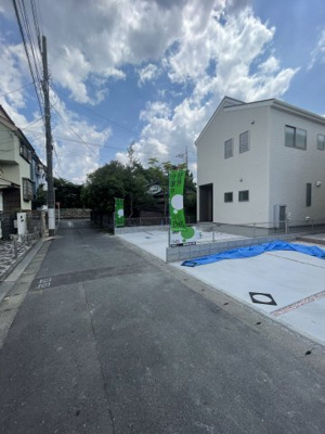【前面道路含む現地写真】 | 日野市日野新築戸建て2号棟 | 前面道路含む現地写真です