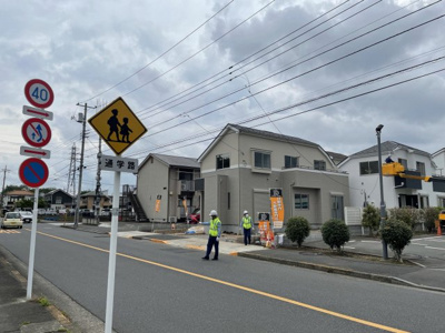 【前面道路含む現地写真】 | 日野市神明1丁目新築戸建て　2号棟（残り1棟） | 前面道路含む現地写真です