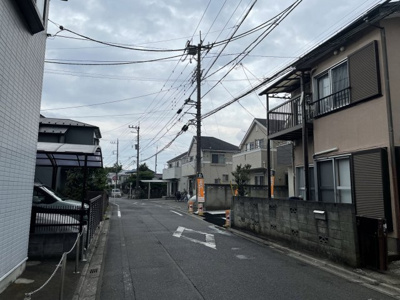 【前面道路含む現地写真】 | 日野市西平山5丁目新築戸建て | 前面道路含む現地写真です