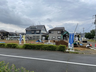 【前面道路含む現地写真】