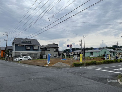 【前面道路含む現地写真】 | 日野市南平4丁目新築戸建て5棟現場3号棟
