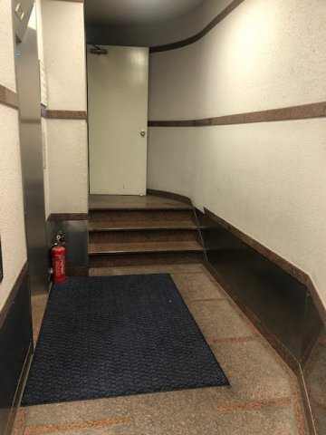 喜屋ビルのロビー