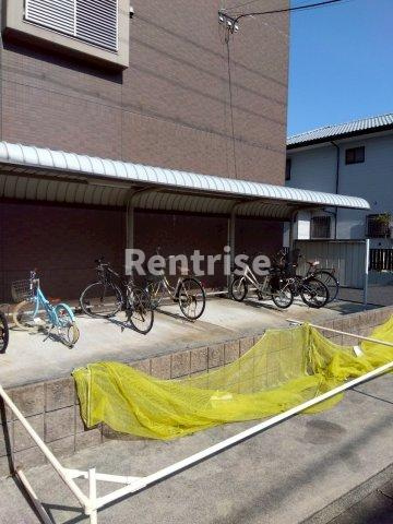 プレミアム御影の駐車場