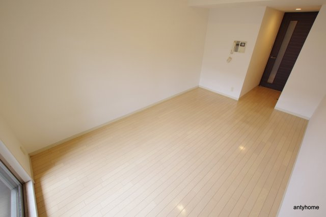 エスリード福島第５　仲介手数料無料の居間・リビング