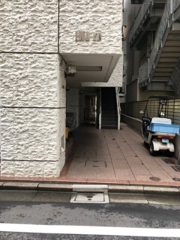 ＩＷＯビルのエントランス