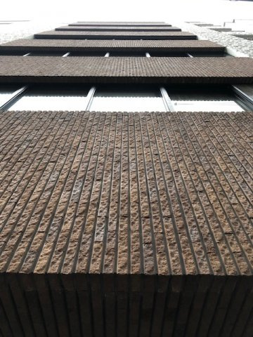 ＩＷＯビルの外観