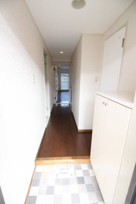 【玄関】 | グランド・ランド | 玄関から見た室内です！