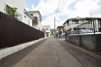 【前面道路含む現地写真】 | 東南側幅員4ｍ私道となっております