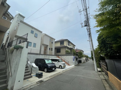 【前面道路含む現地写真】 | 日野市南平1丁目新築戸建て | 前面道路含む現地写真です