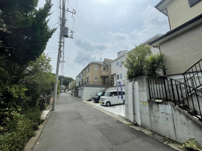 【前面道路含む現地写真】 | 日野市南平1丁目新築戸建て | 前面道路含む現地写真です