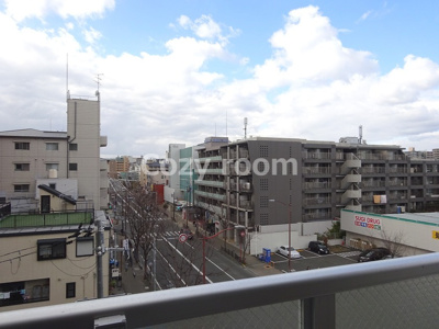【展望】 | エグゼ江坂 | バルコニーからの眺めです。（現況と異なる場合は、現況を優先します。）