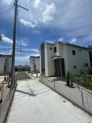 【前面道路含む現地写真】 | 日野市新町5丁目新築戸建て7棟現場2号棟