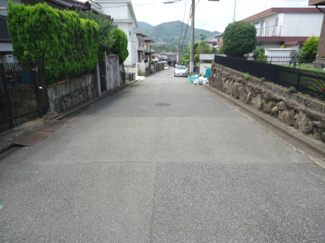 【前面道路含む現地写真】