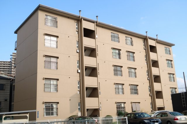 第１林マンションの外観