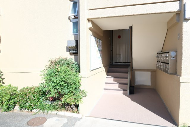 第１林マンションのエントランス