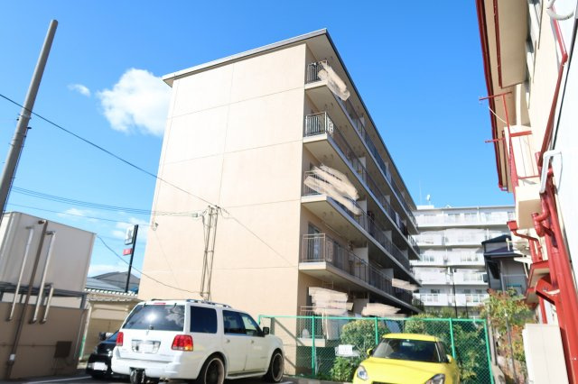 第１林マンションの外観