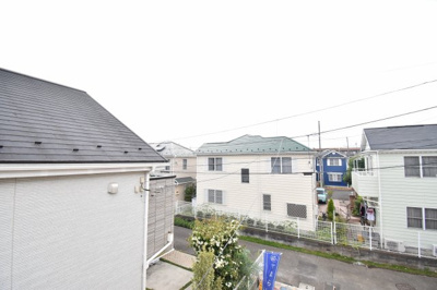 【展望】 | 小平市仲町　新築戸建 | 景色を遮るものがないと、陽の光を長い時間浴びられます。空気も澄んでいるように感じますね。