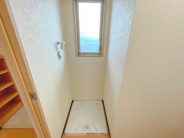 みつばちレジデンスの設備|広い洗面スペース
※間取り反転の場合あり、内装が若干異なる場合がございます