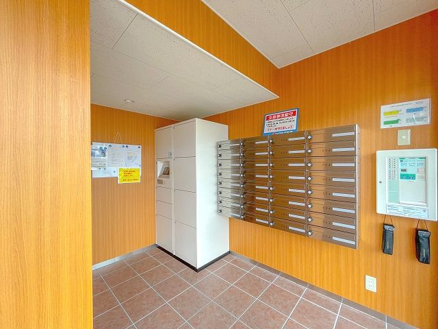 みつばちレジデンスのエントランス|清潔なエントランスです