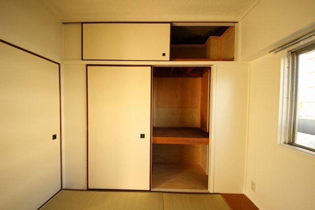 ビレッジハウス奈良部１号棟の収納|専用の収納スペースです