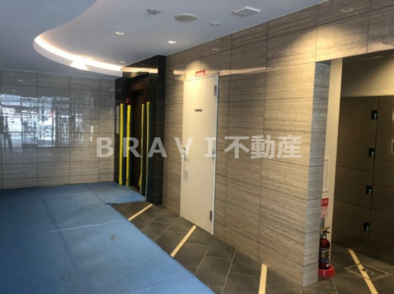 セレニテ堺筋本町プリエ　BRAVI不動産のロビー|【セレニテ堺筋本町プリエ】清潔なロビーです