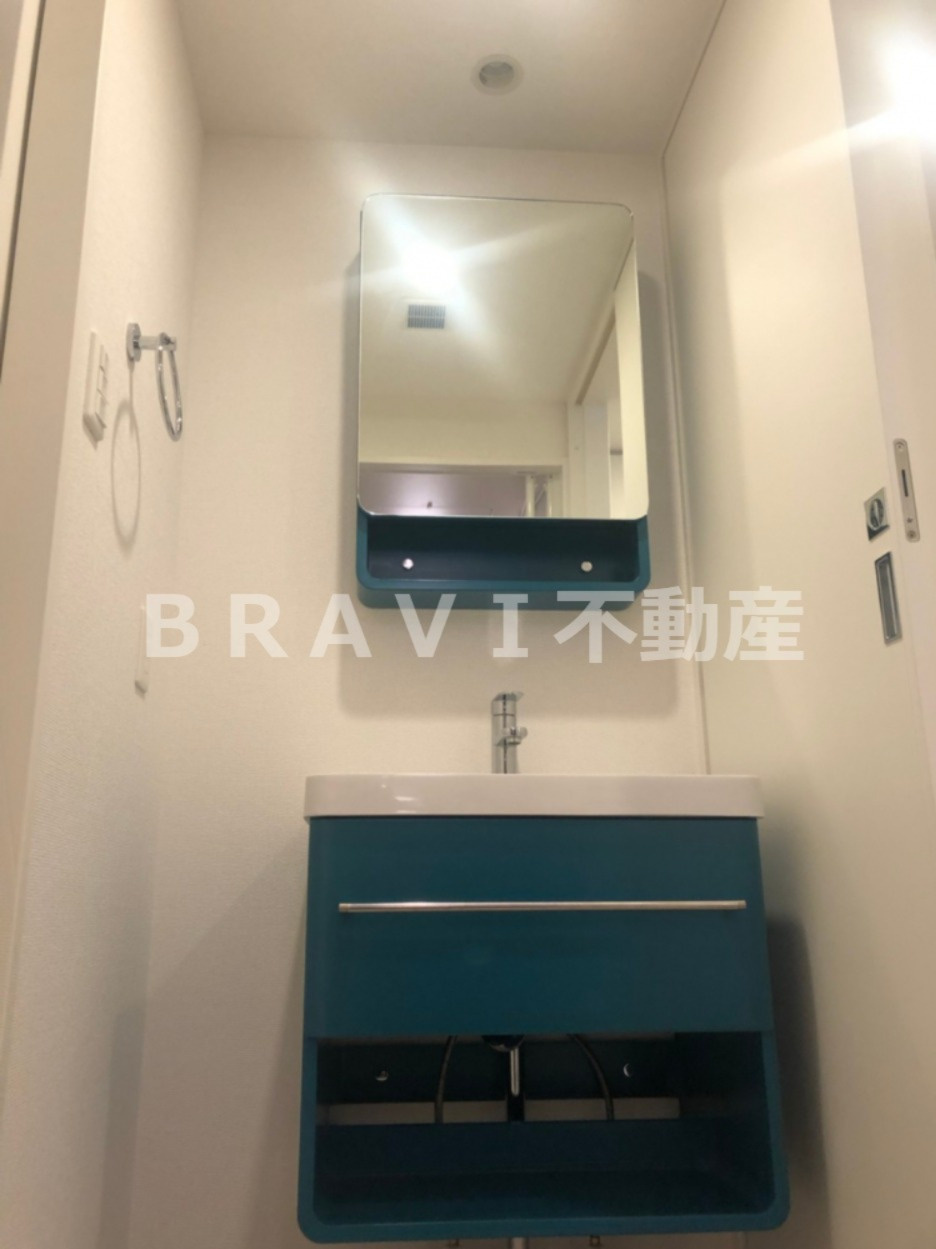 セレニテ堺筋本町プリエ　BRAVI不動産の独立洗面台|【セレニテ堺筋本町プリエ】朝の支度にも助かる、独立の洗髪洗面化粧台